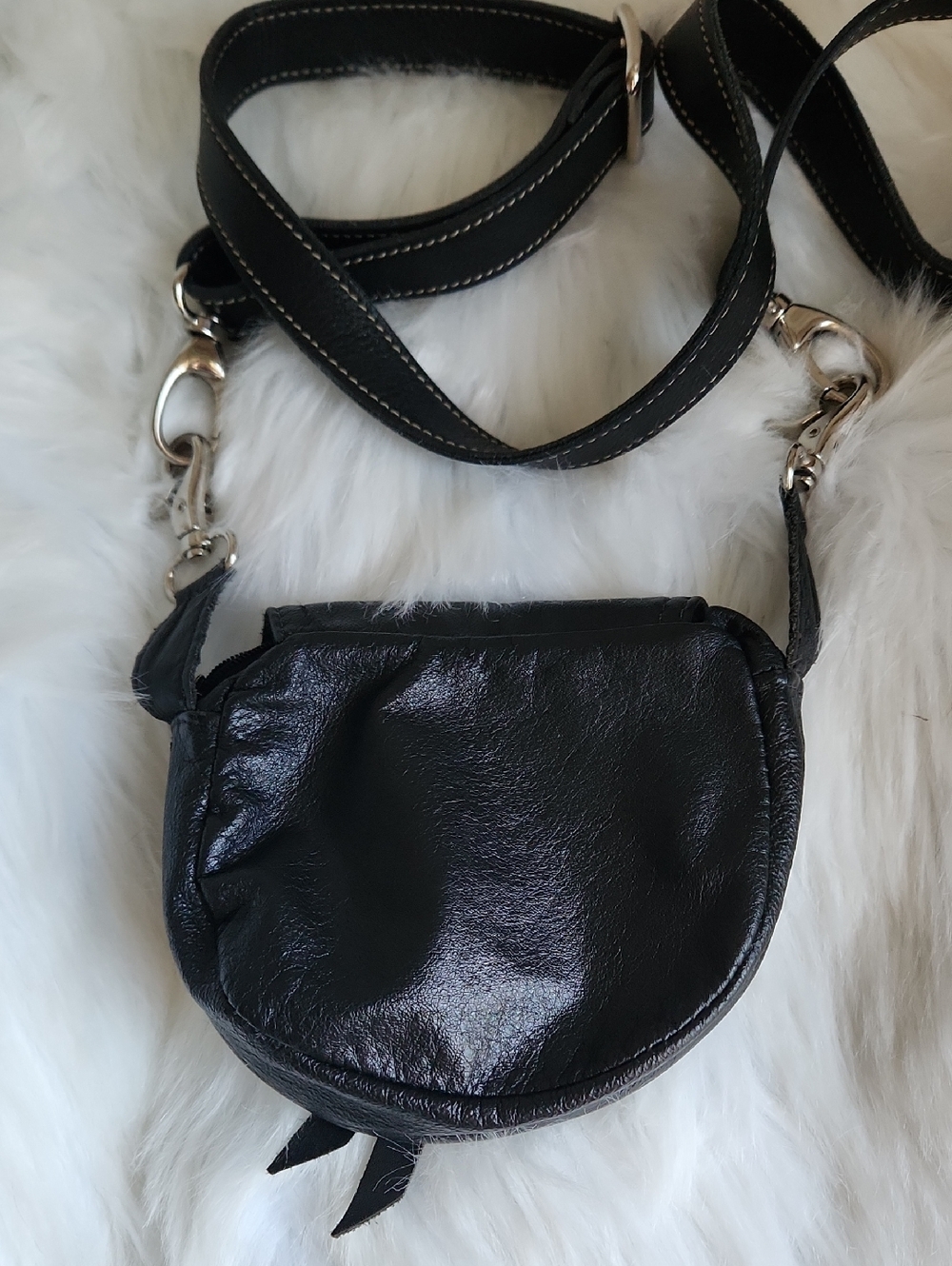 TALISMAN Motorcycle Vintage Black Leather Crossbody Bag with Silver Concho - Picture 7 of 9